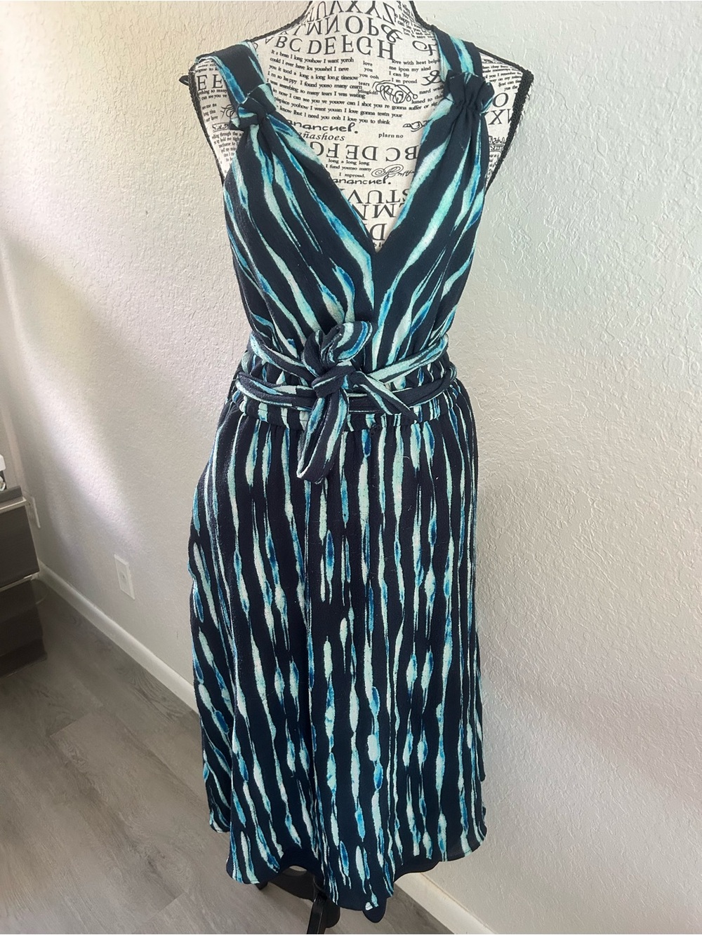 Preowned DKNY Blue and Black Maxi Dress Size 12 - Picture 7 of 8
